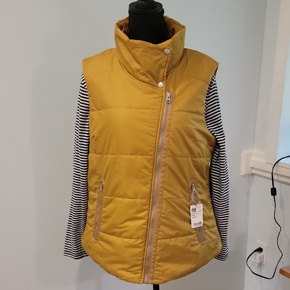REI Poof Vest Women's Large NWT Yellow Gold